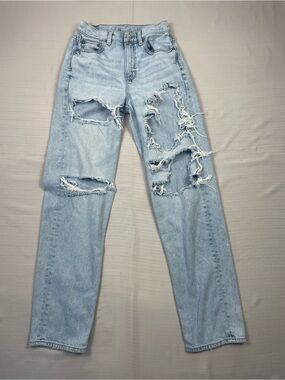 American Eagle 90s Boyfriend Jeans Light Wash Heavily Distressed Ripped Size 0